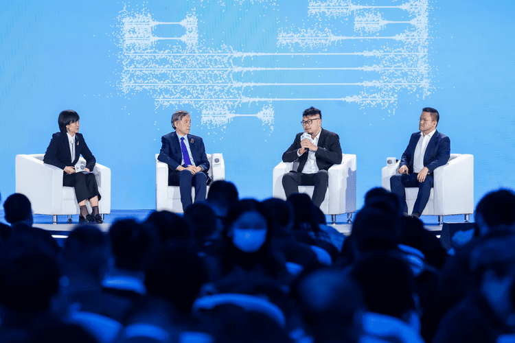 当AI走进课堂，它是教育鸿沟的制造者，还是有力的均衡器？